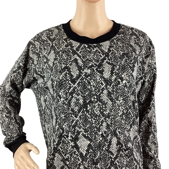 MICHAEL Michael Kors Top Size XS Black Snake Print - Picture 2 of 8